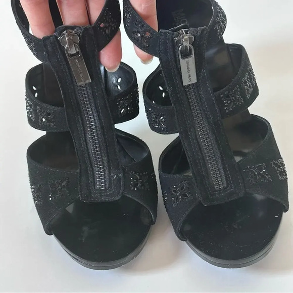 Michael Kors Berkley Floral T Strap Black Suede Sandal Size 7.5 - Picture 5 of 14
